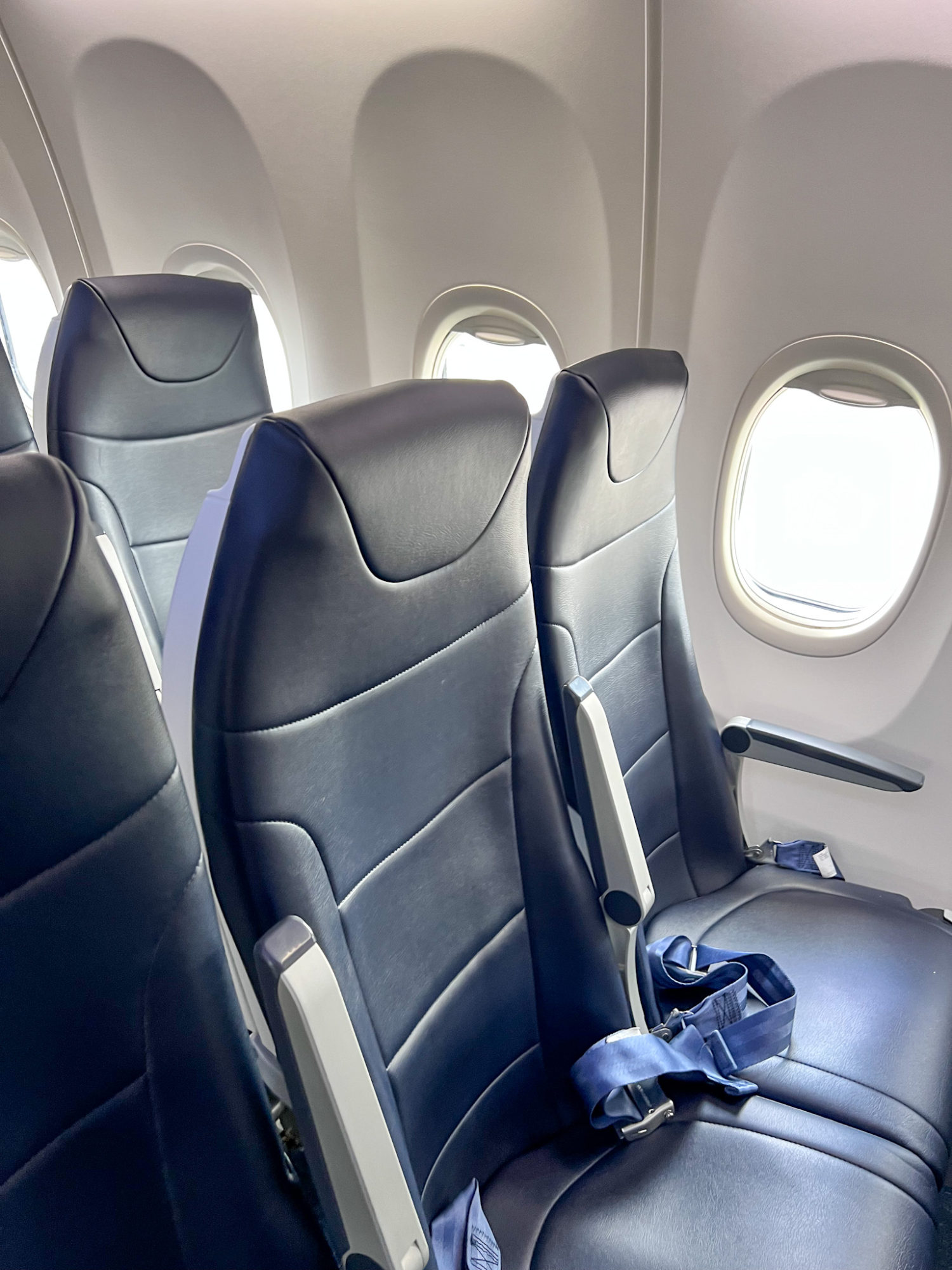Flying Avelo for the First Time? 13 Insider Tips You Need to Know Before You Book Empty seats on an Avelo flight